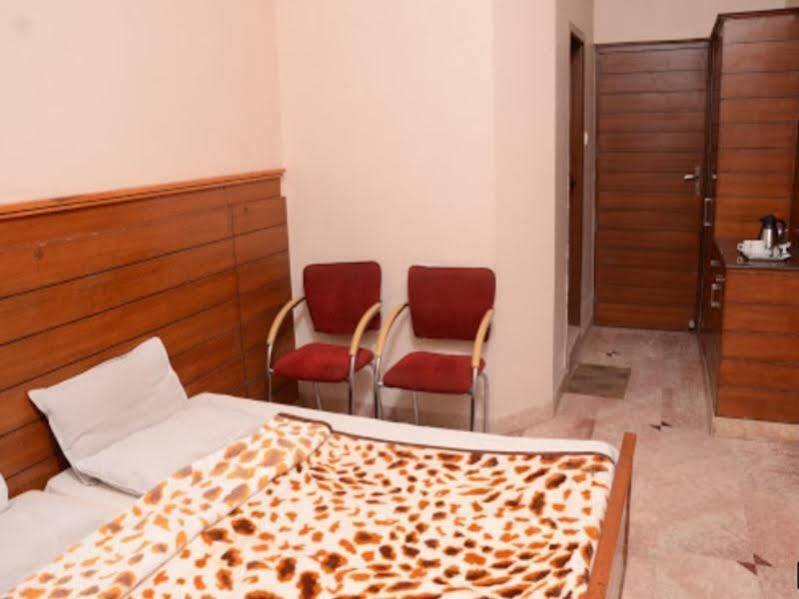 Capital O 10953 Dayal Lodge - A Boutique Hotel Agra  Exterior foto